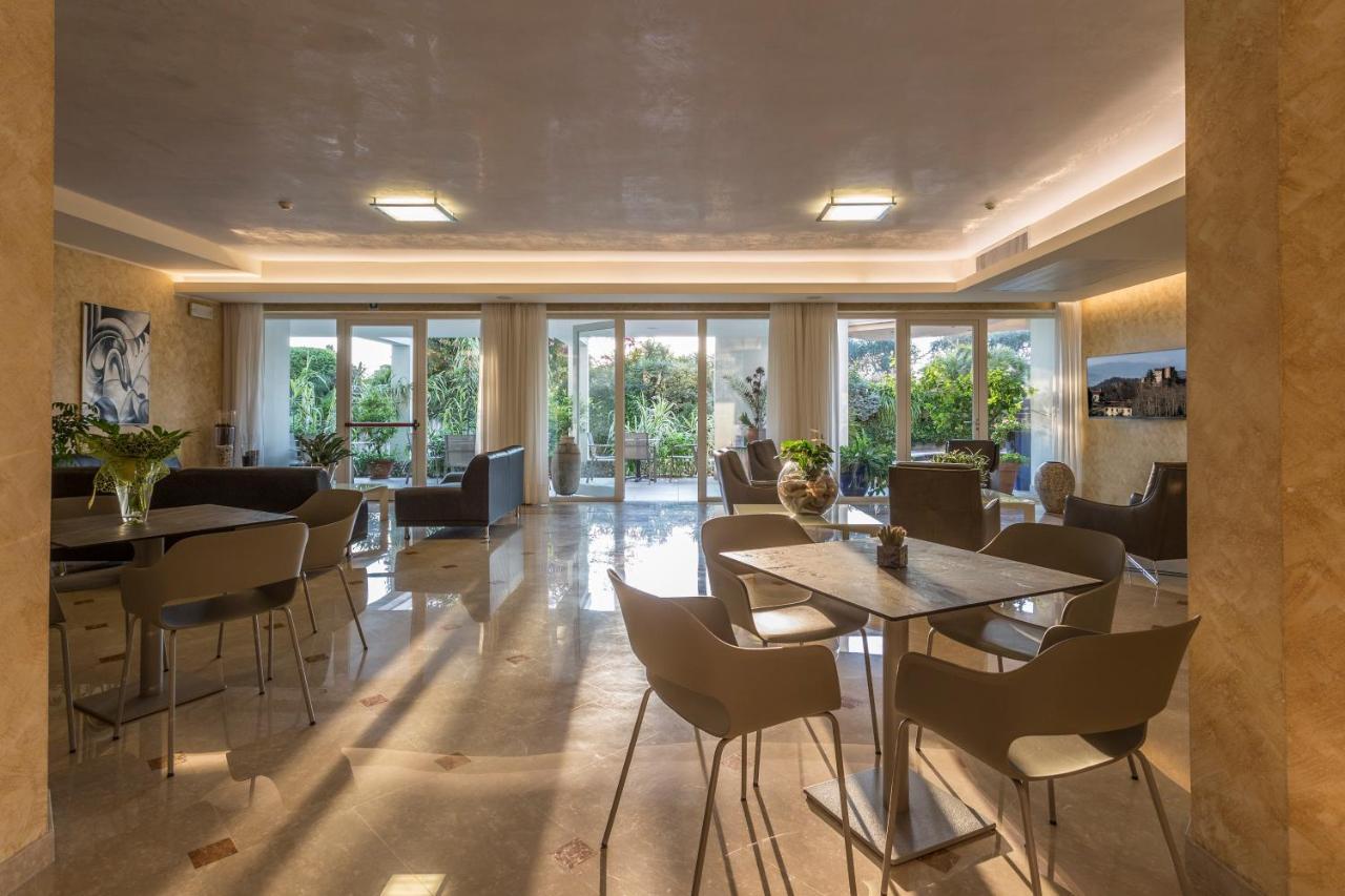 Hotel Giulietta Romeo Лацизе Екстериор снимка