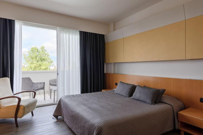 Hotel Giulietta Romeo Лацизе Екстериор снимка