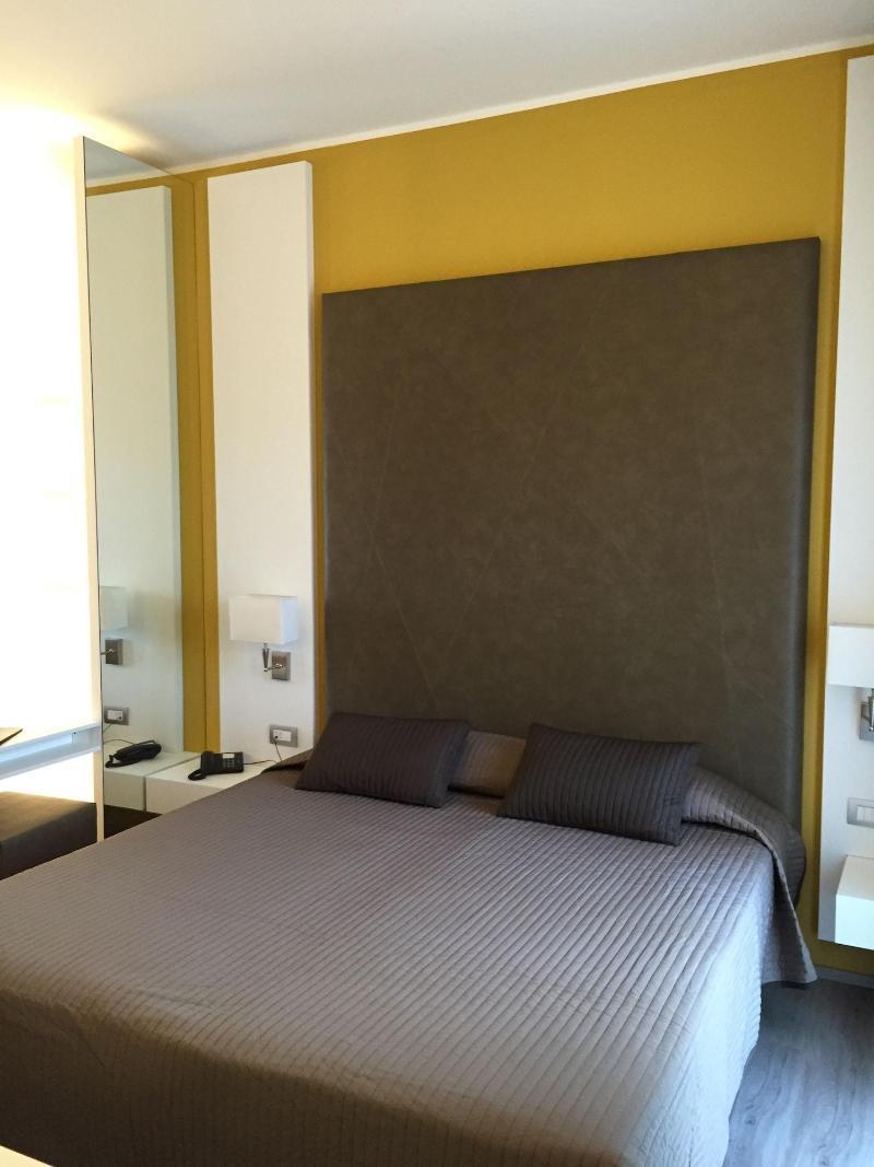 Hotel Giulietta Romeo Лацизе Екстериор снимка