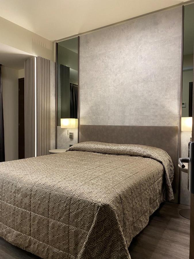 Hotel Giulietta Romeo Лацизе Екстериор снимка
