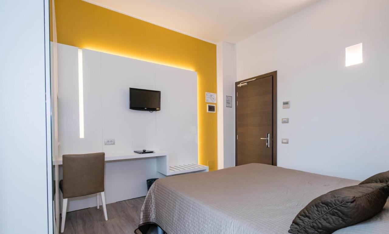 Hotel Giulietta Romeo Лацизе Екстериор снимка