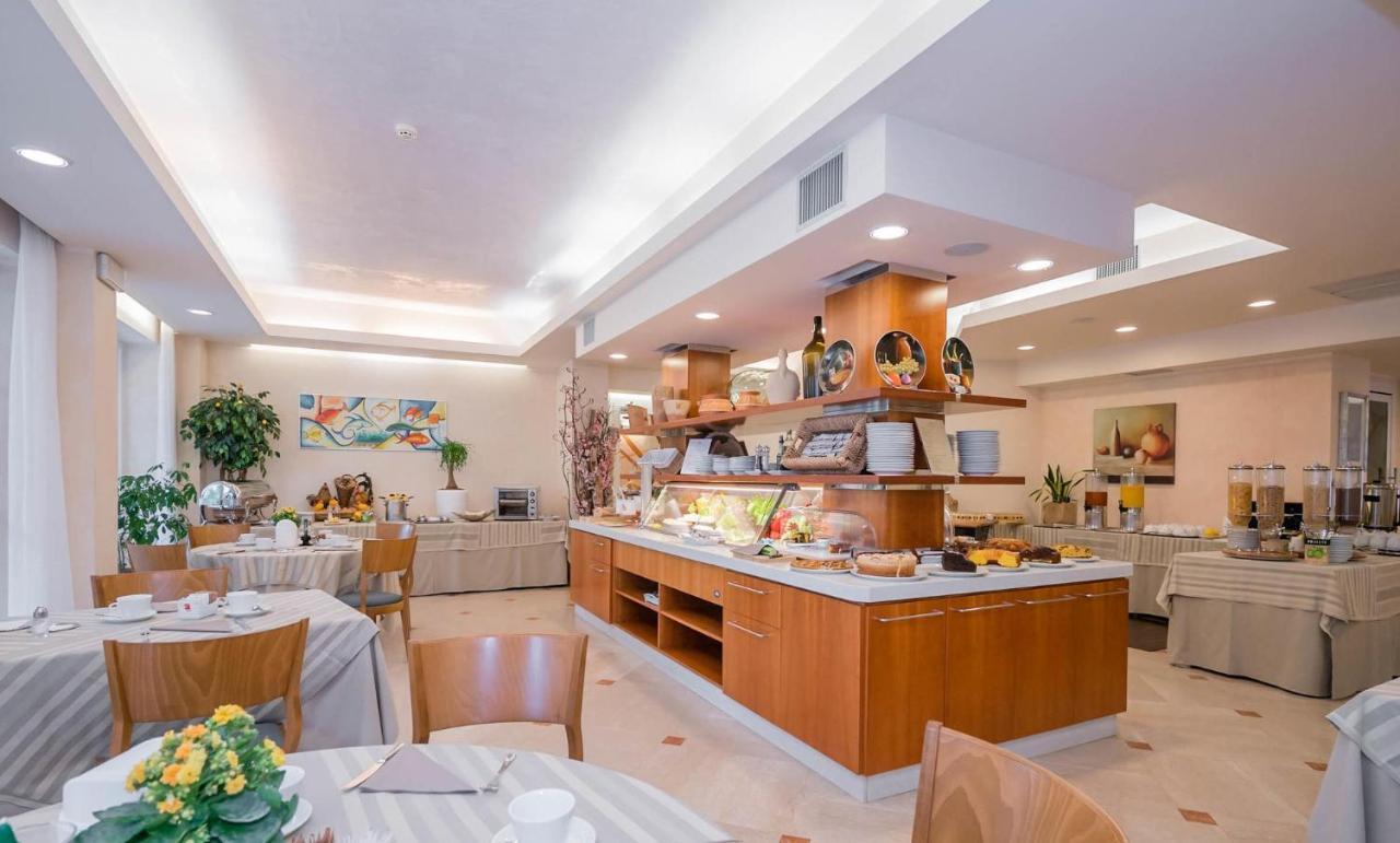 Hotel Giulietta Romeo Лацизе Екстериор снимка
