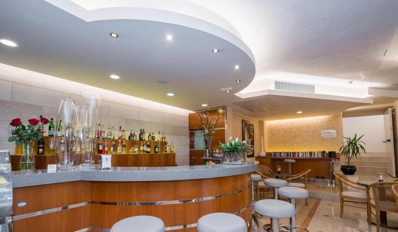 Hotel Giulietta Romeo Лацизе Екстериор снимка
